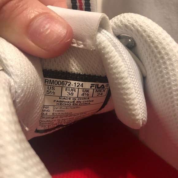 Filas - Picture 3 of 3